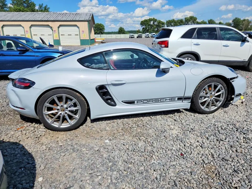 2024 PORSCHE CAYMAN BASE  