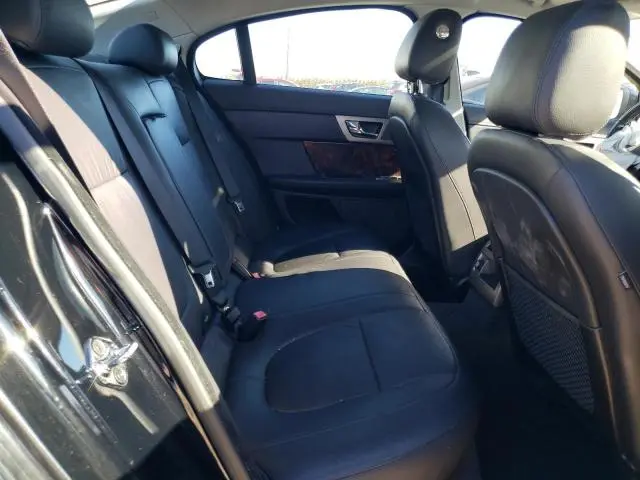 2011 JAGUAR XF 