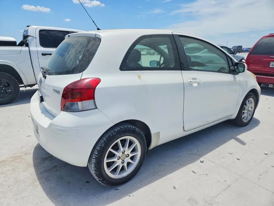 2010 TOYOTA YARIS BASE  