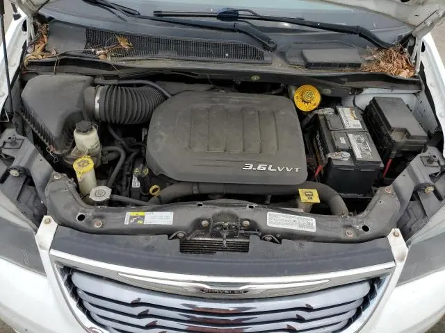 2014 CHRYSLER TOWN & COUNTRY S  