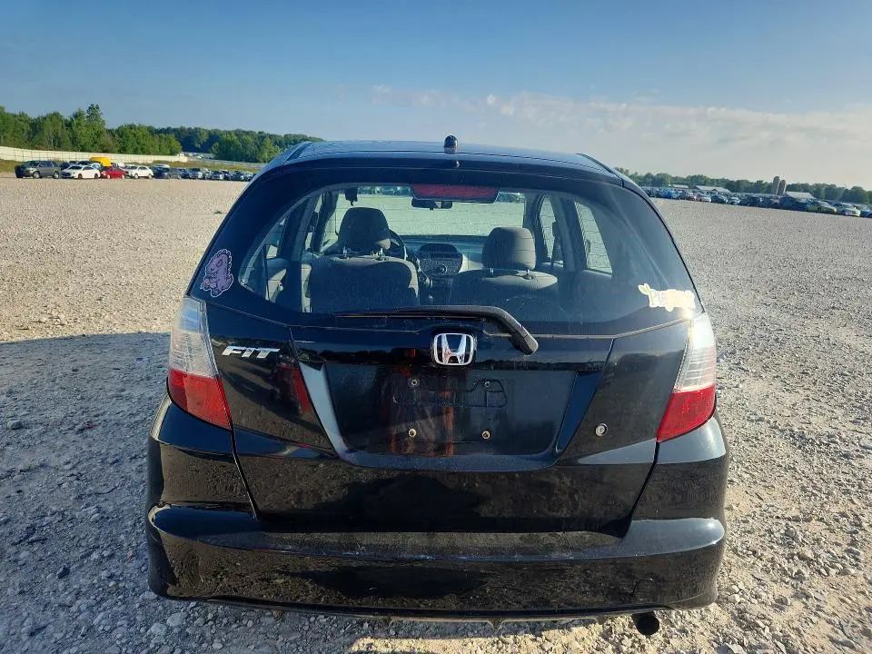 2010 HONDA FIT   
