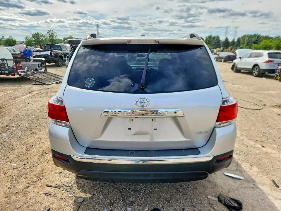 2013 TOYOTA HIGHLANDER LIMITED  