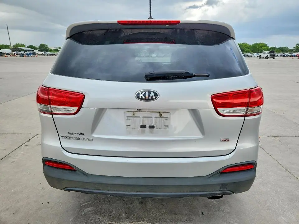 2016 KIA SORENTO LX  