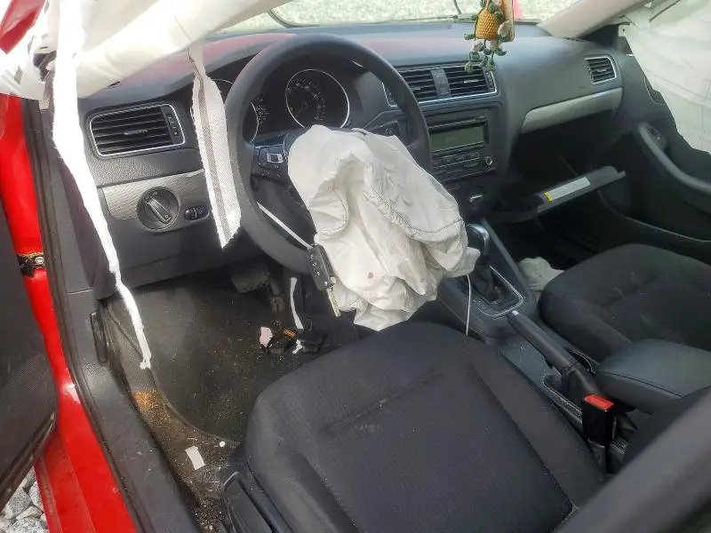 2015 VOLKSWAGEN JETTA SE  