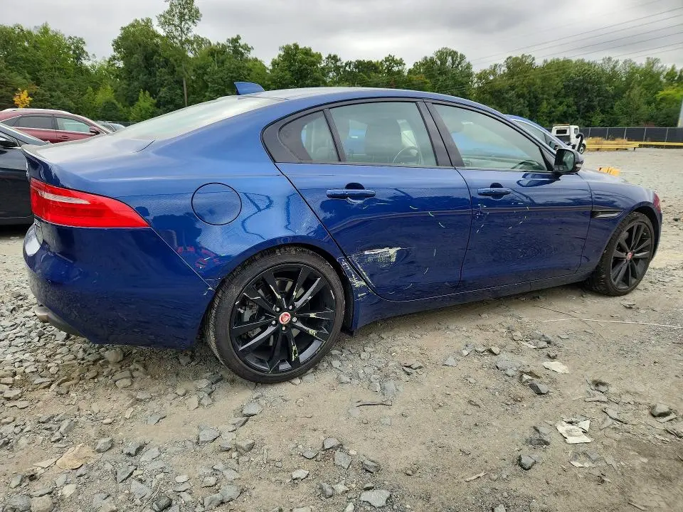 2017 JAGUAR XE PRESTIGE  