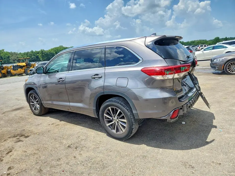 2018 TOYOTA HIGHLANDER XLE  