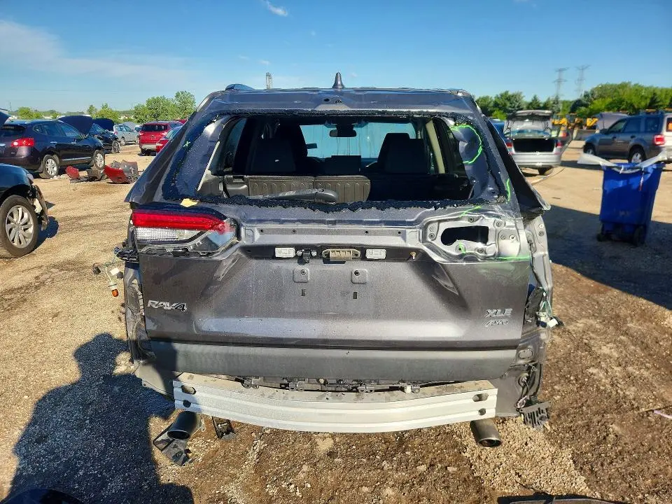 2019 TOYOTA RAV4 XLE  