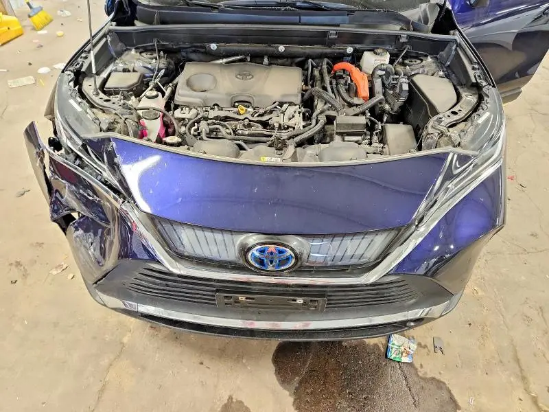 2022 TOYOTA VENZA XLE  