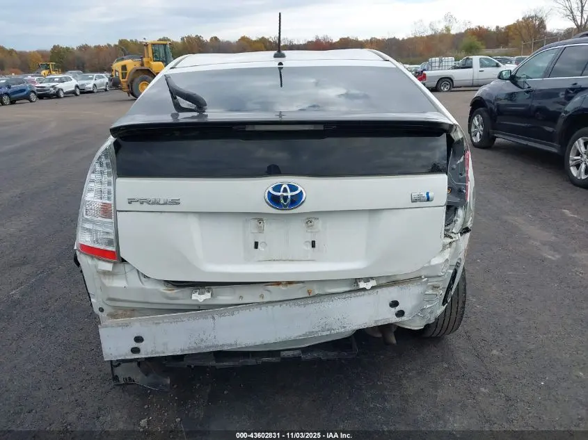 2011 TOYOTA PRIUS THREE