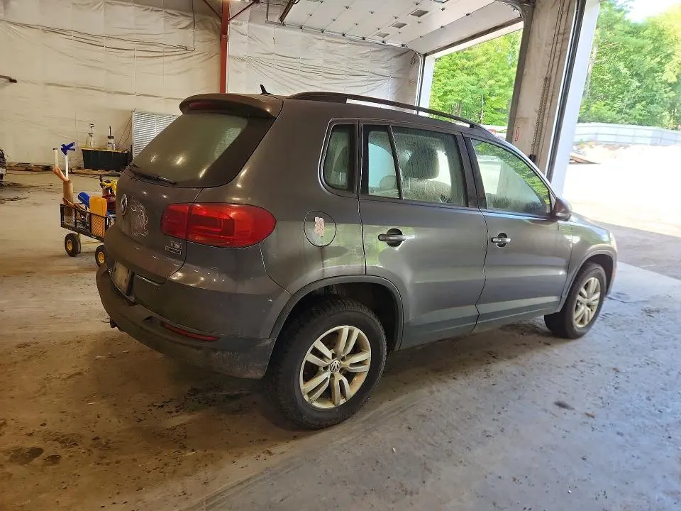 2016 VOLKSWAGEN TIGUAN S  
