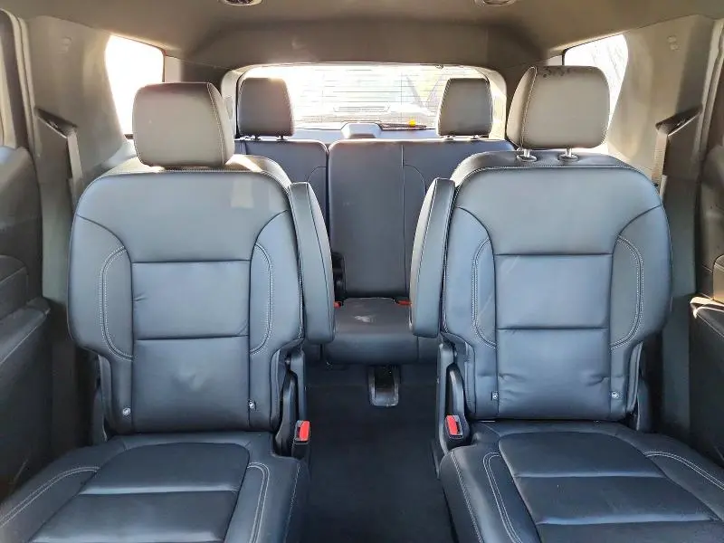 2023 CHEVROLET TRAVERSE LT  