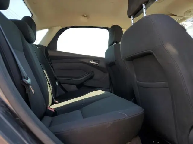 2018 FORD FOCUS SE  