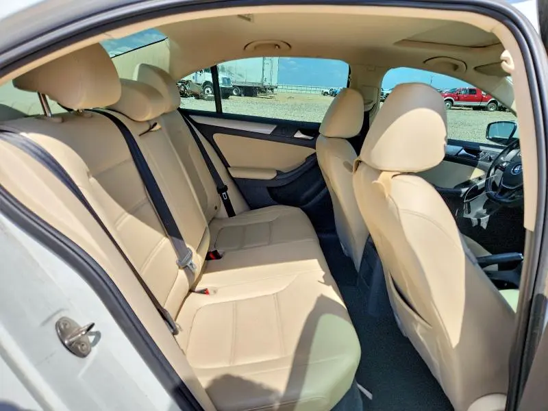 2017 VOLKSWAGEN JETTA SE  