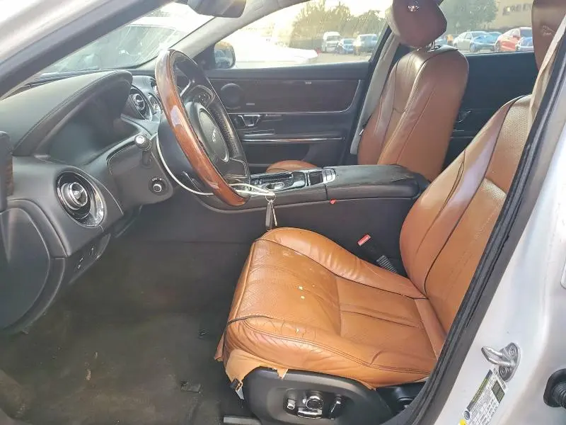 2016 JAGUAR XJ   