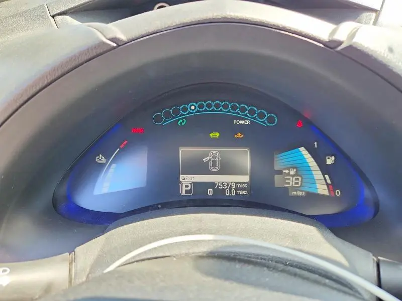 2016 NISSAN LEAF SV  