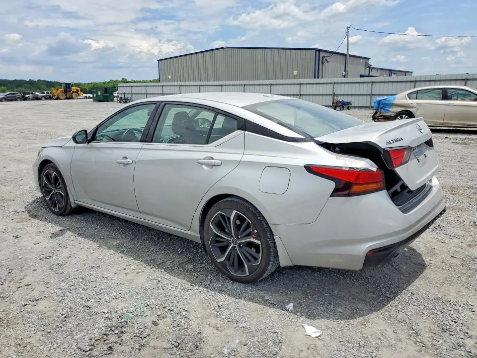 2025 NISSAN ALTIMA SR  