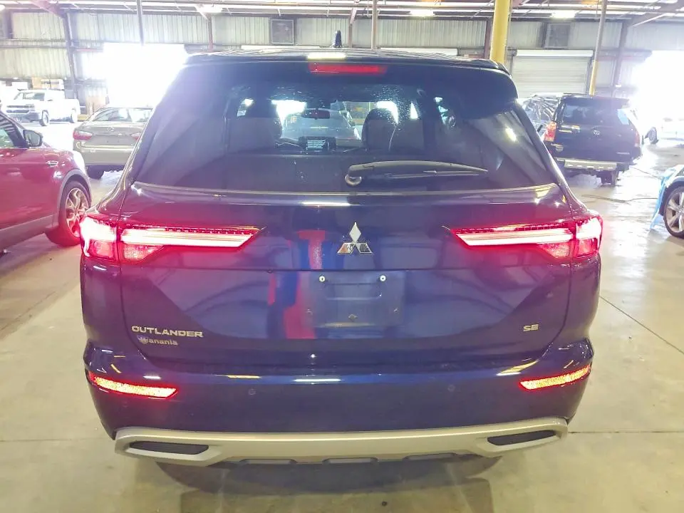 2024 MITSUBISHI OUTLANDER SE  
