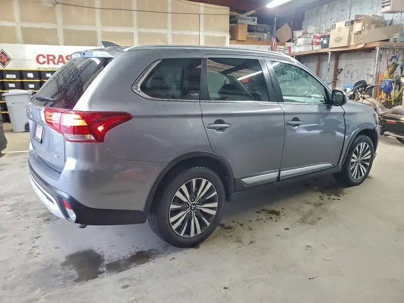 2020 MITSUBISHI OUTLANDER SE  