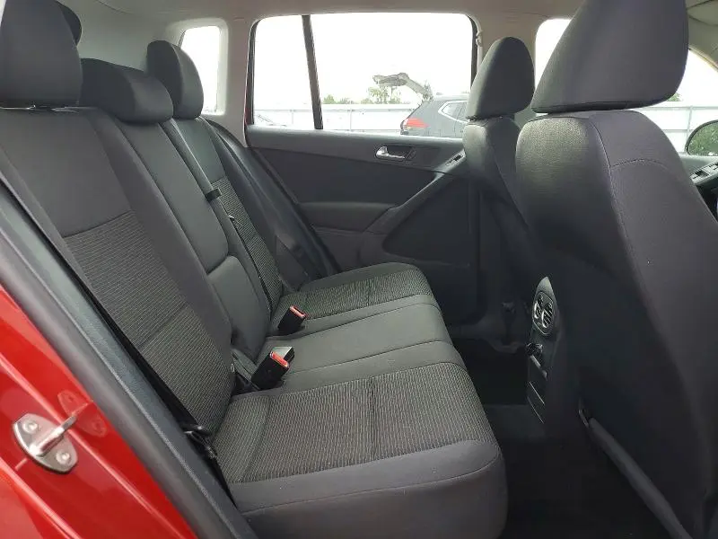 2013 VOLKSWAGEN TIGUAN S  