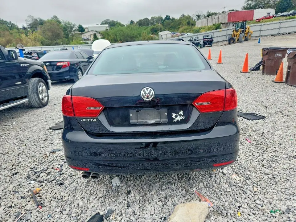 2011 VOLKSWAGEN JETTA BASE  