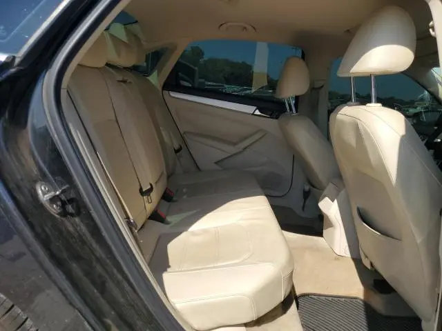 2012 VOLKSWAGEN PASSAT SE