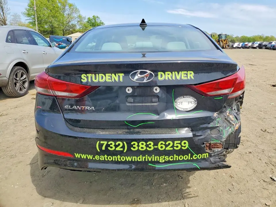 2017 HYUNDAI ELANTRA SE  