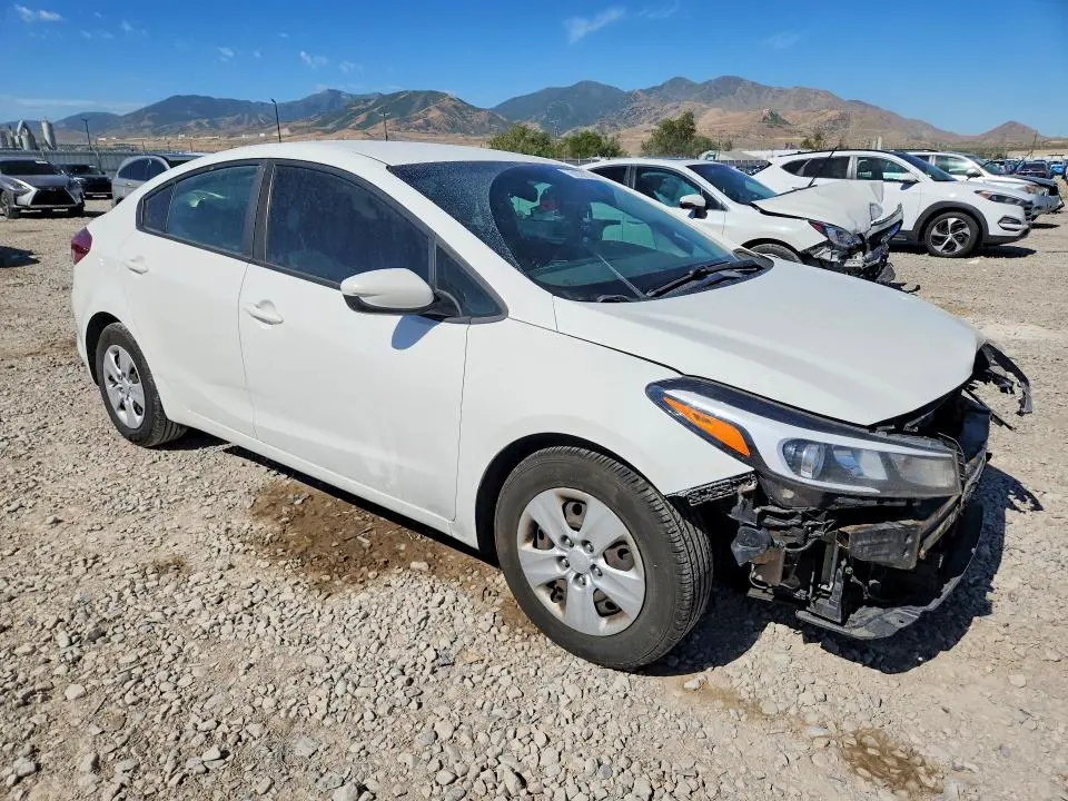 2017 KIA FORTE LX  