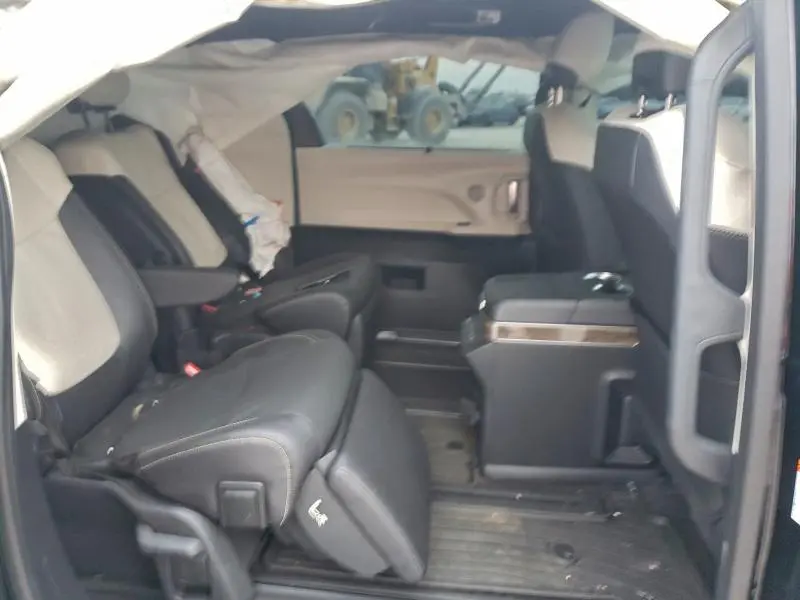 2025 TOYOTA SIENNA PLATINUM 7-PASSENGER  