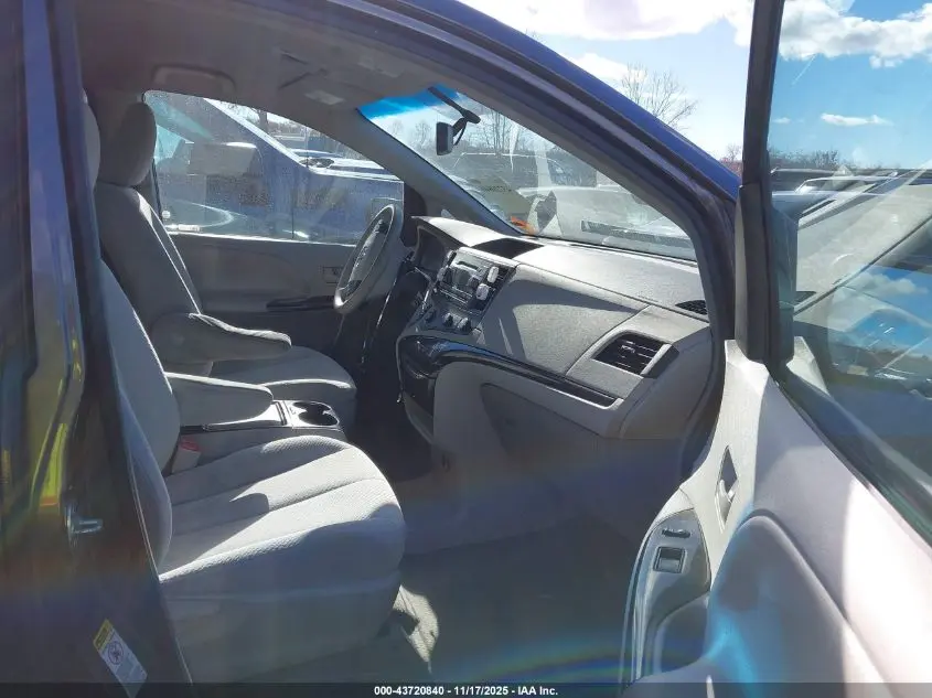 2012 TOYOTA SIENNA LE V6 8 PASSENGER