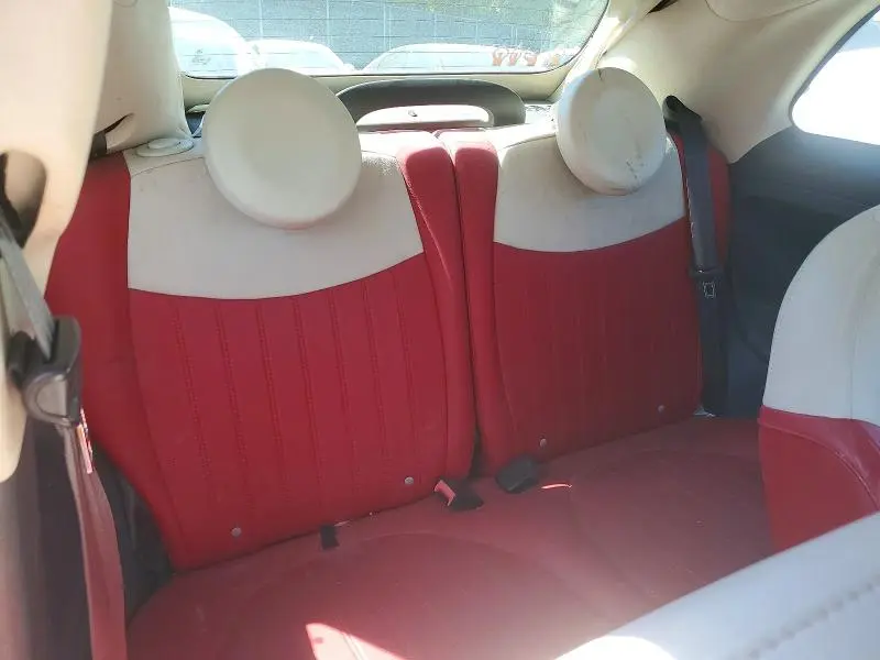 2013 FIAT 500 LOUNGE  