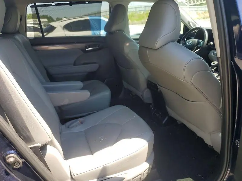 2023 TOYOTA HIGHLANDER PLATINUM  