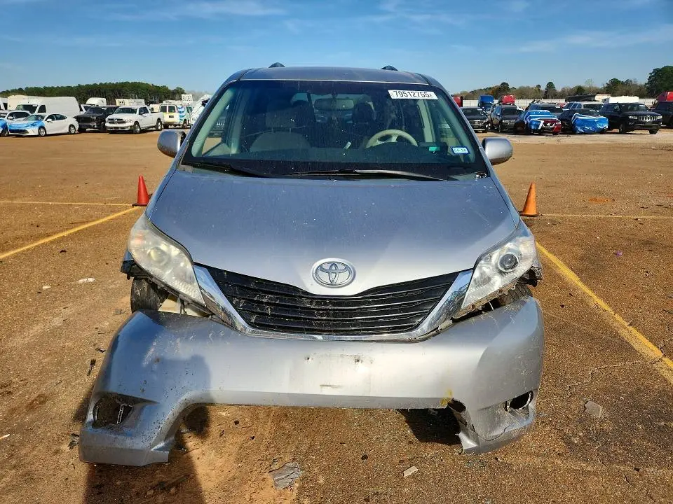 2014 TOYOTA SIENNA LE MOBILITY 7-PASSENGER  