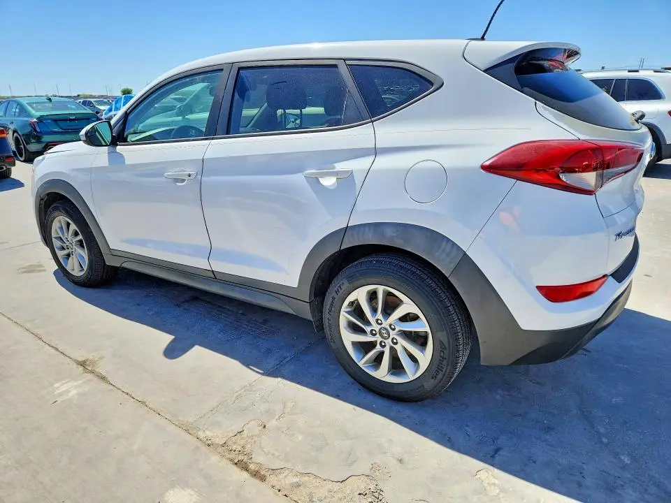 2016 HYUNDAI TUCSON SE  