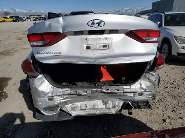 2017 HYUNDAI ELANTRA SE  