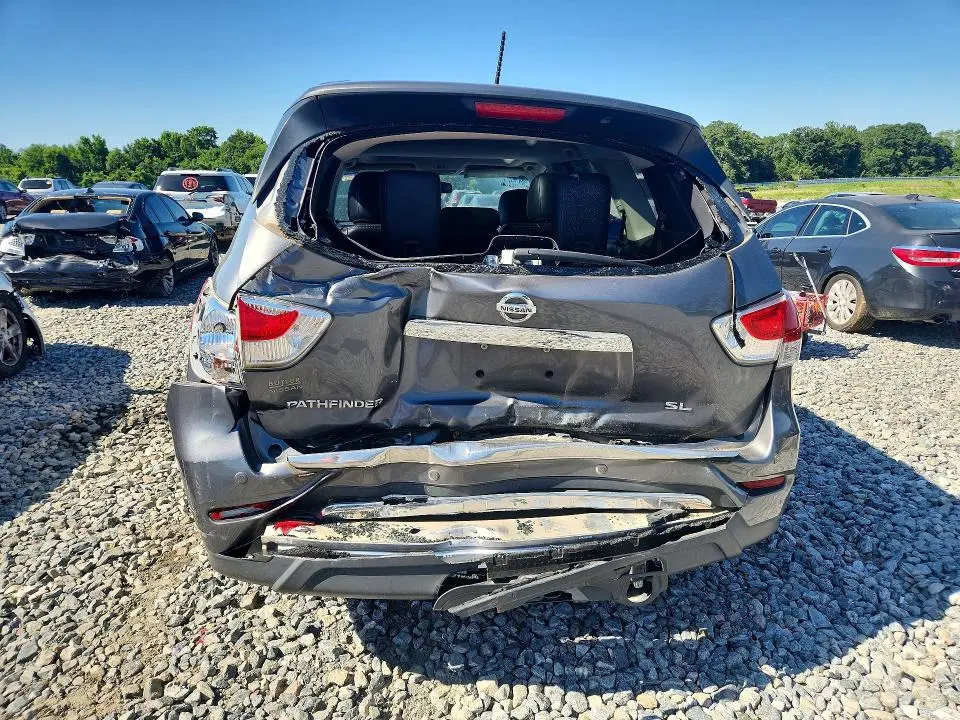 2016 NISSAN PATHFINDER SL  