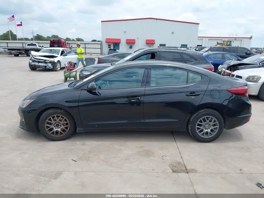 2019 HYUNDAI ELANTRA SE