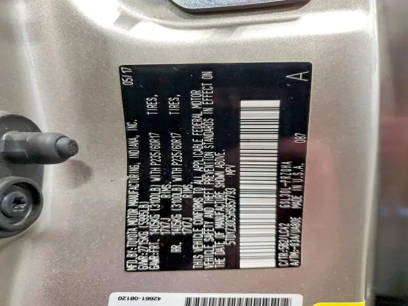 2017 TOYOTA SIENNA XLE 8-PASSENGER  