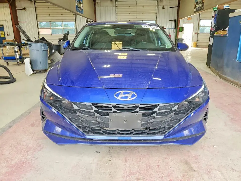2023 HYUNDAI ELANTRA SE  