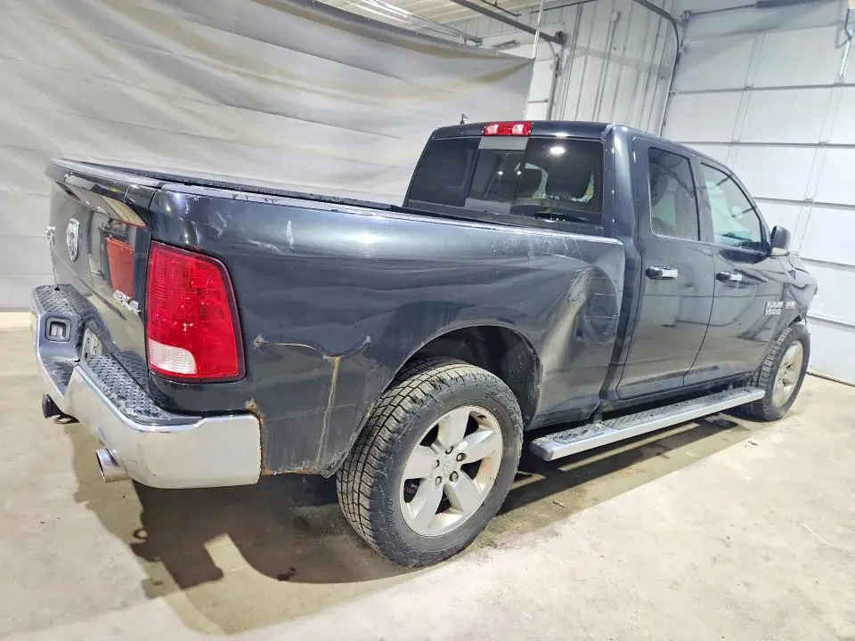 2015 RAM 1500 SLT  