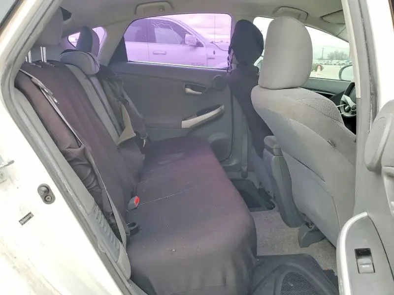 2010 TOYOTA PRIUS III  