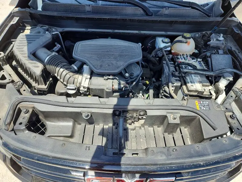 2022 GMC ACADIA SLT  