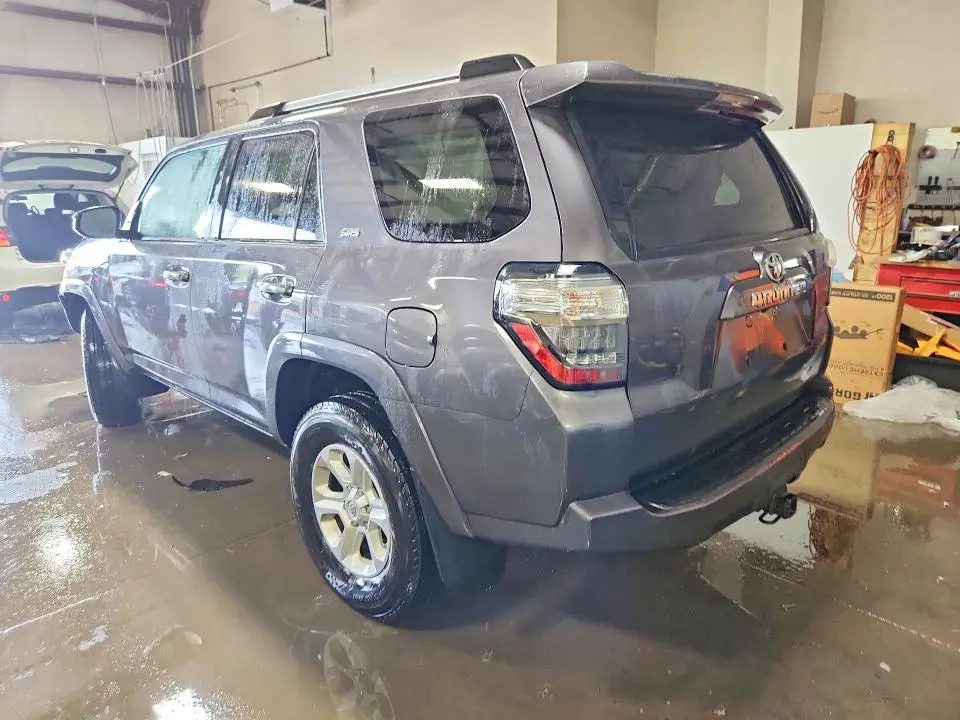 2021 TOYOTA 4RUNNER SR5  