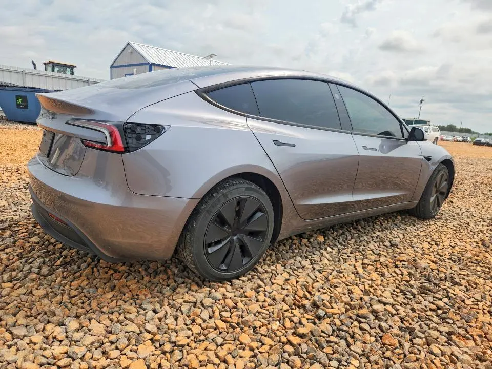2026 TESLA MODEL 3   