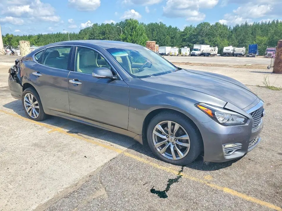 2015 INFINITI Q70 3.7  