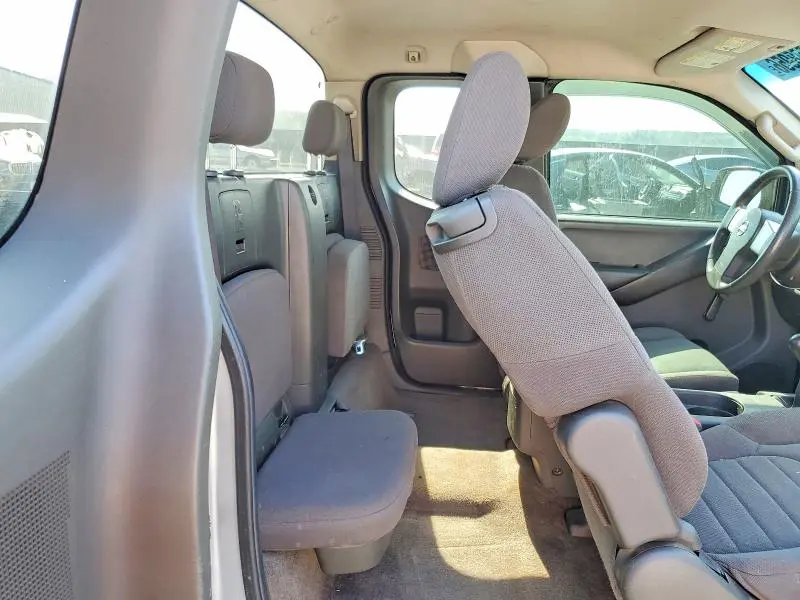 2013 NISSAN FRONTIER S  