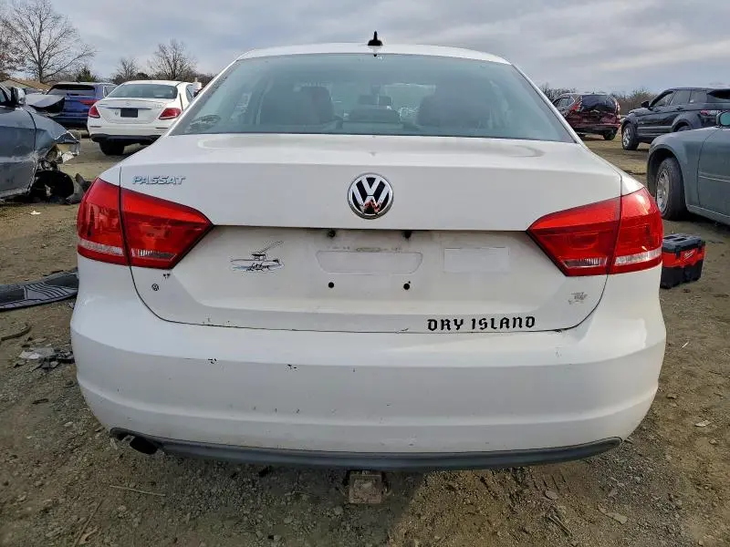 2015 VOLKSWAGEN PASSAT S  
