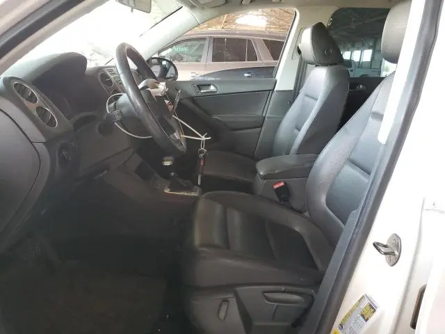 2010 VOLKSWAGEN TIGUAN S  