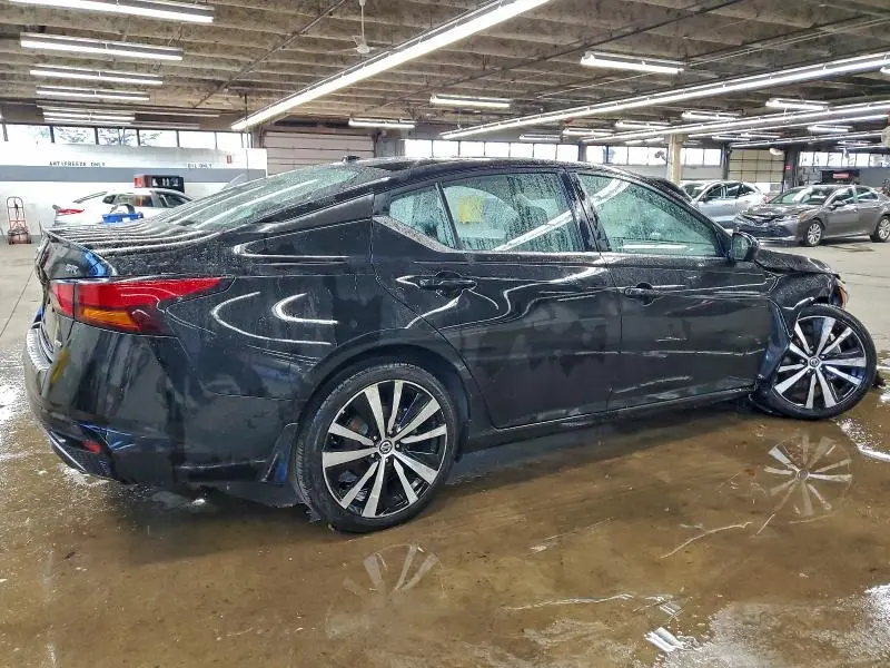 2022 NISSAN ALTIMA SR  