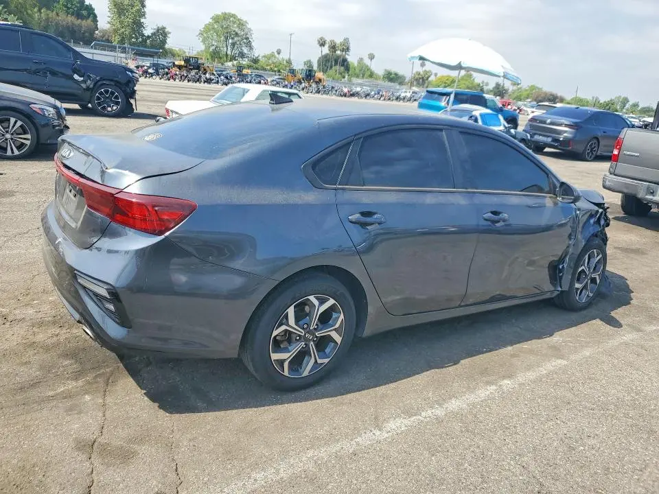 2021 KIA FORTE LXS  