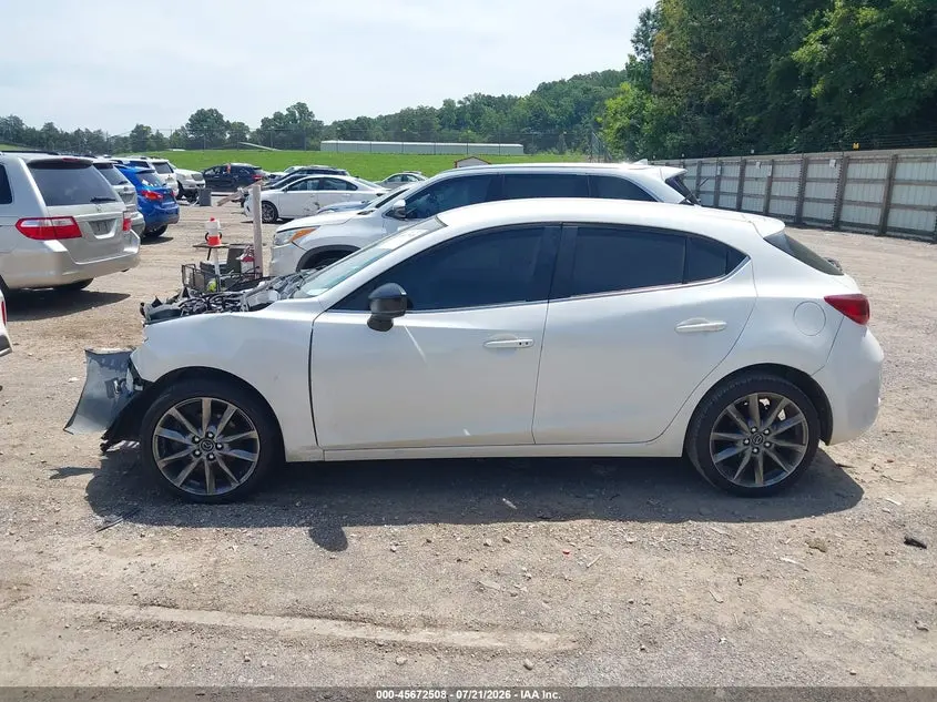 2018 MAZDA MAZDA3 TOURING